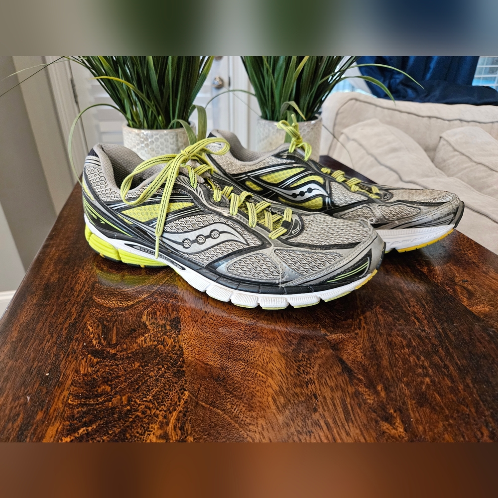 Size 11 - Saucony Guide 7 White/Black/Citron